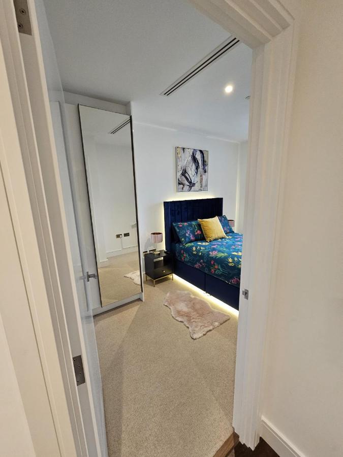 2 Bed Luxurious Apartments Canary Wharf London Exterior foto