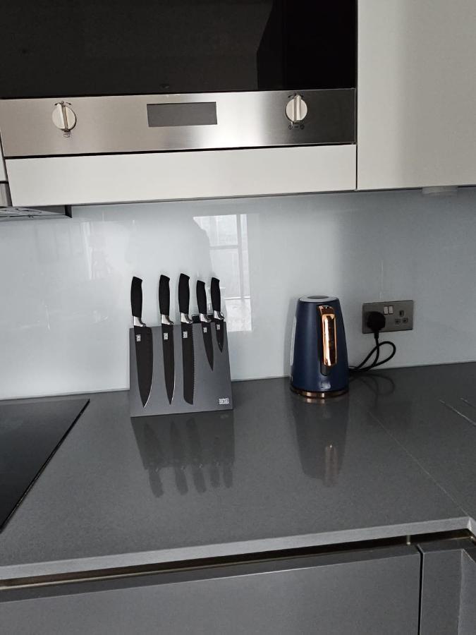 2 Bed Luxurious Apartments Canary Wharf London Exterior foto