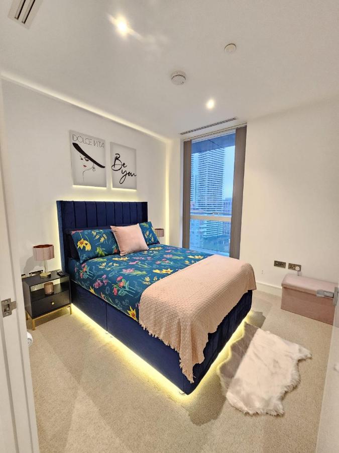 2 Bed Luxurious Apartments Canary Wharf London Exterior foto