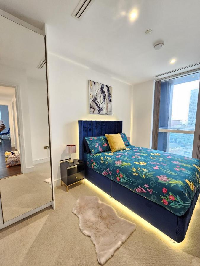 2 Bed Luxurious Apartments Canary Wharf London Exterior foto