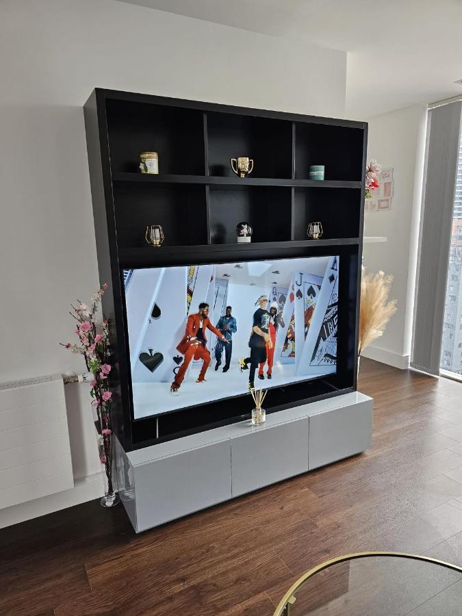 2 Bed Luxurious Apartments Canary Wharf London Exterior foto